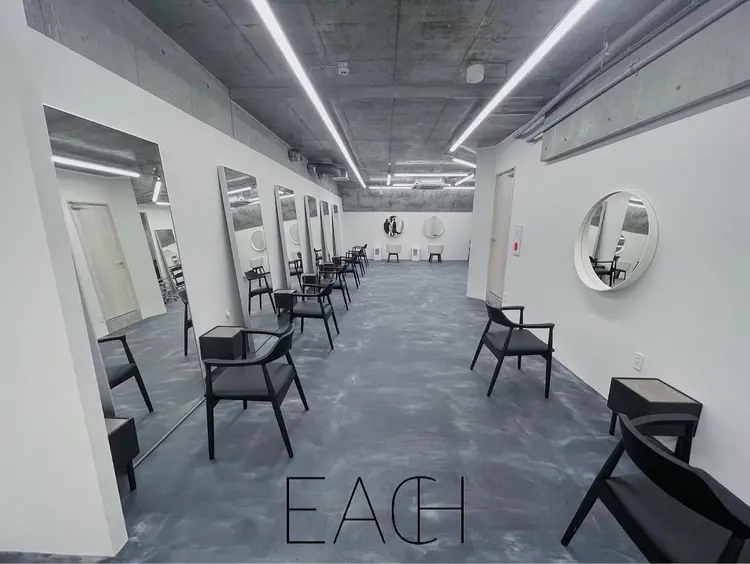 EACHの内観・外観1