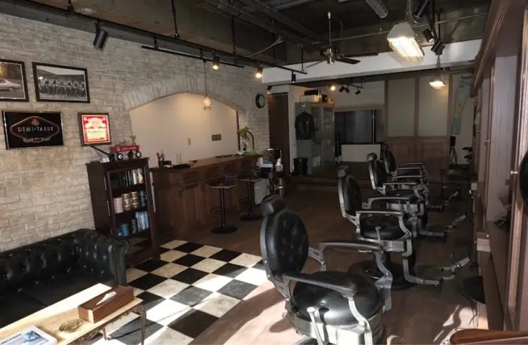 WEST END BARBER SHOPの内観・外観2