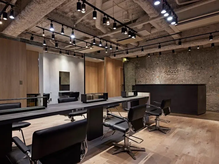 Men's salon Gaudi 三宮店の内観・外観2