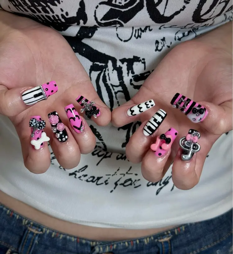 ARIA Nail Beauty 新宿歌舞伎町の内観・外観2