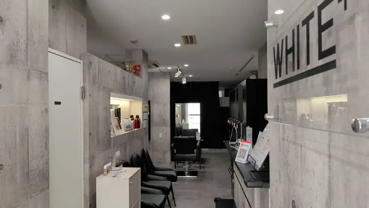 _WHITE+ 南海難波店の内観・外観1