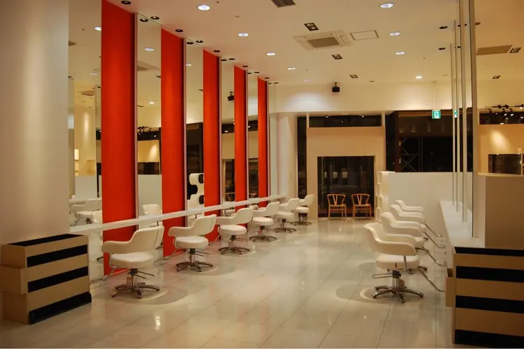 F•AVEDA木の葉モール橋本の内観・外観2