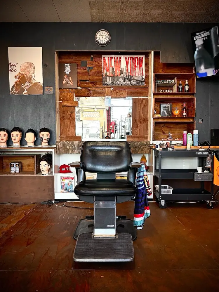 BROS BARBERSHOPの内観・外観1