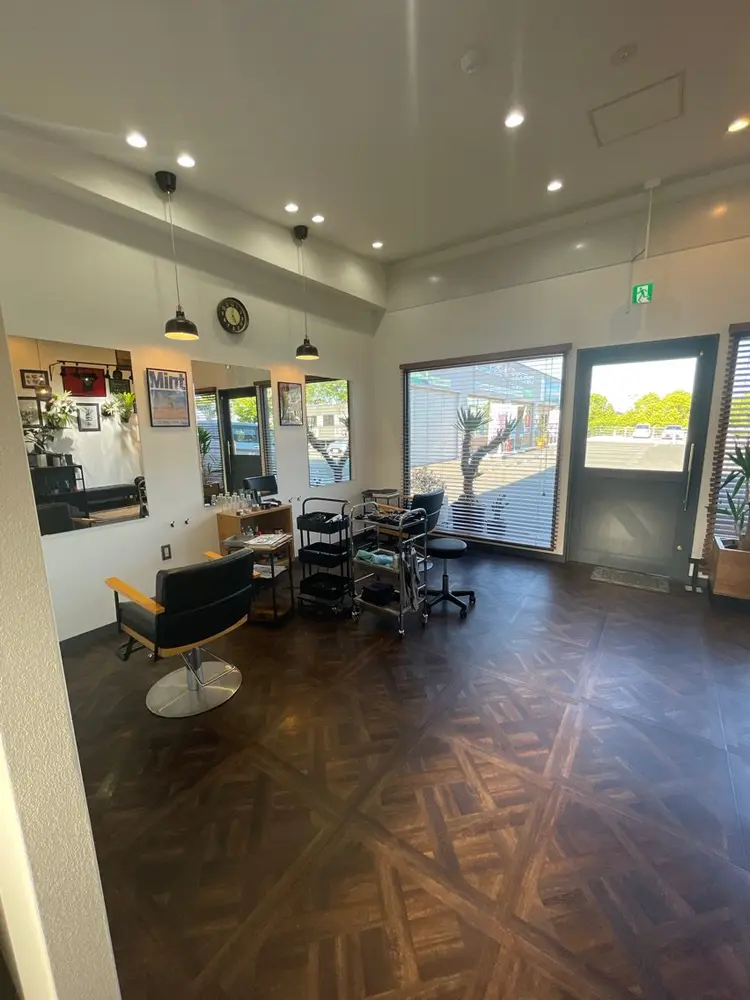 Hair studio Lazyの内観・外観2