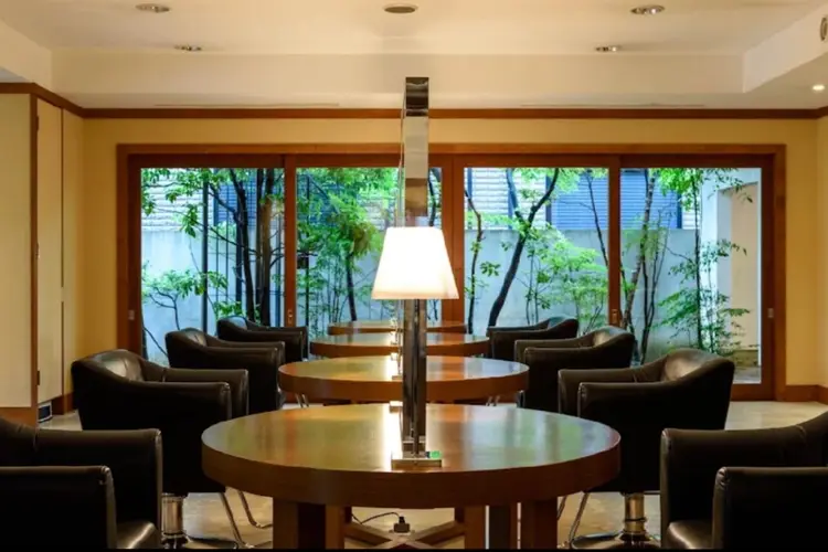 Uhairの内観・外観1