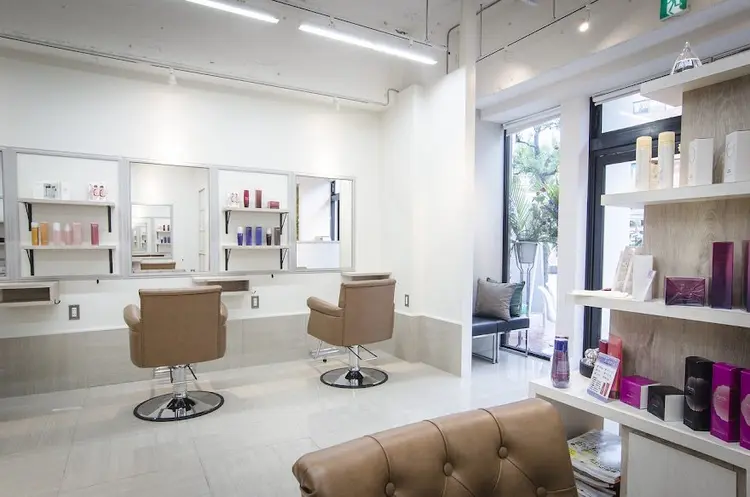 OPS HAIR 大橋駅前店の内観・外観2