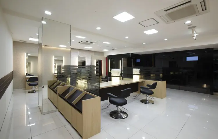 SALOWIN大宮Crest店の内観・外観3