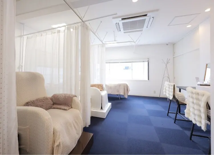 ate eyelash堺市駅店の内観・外観2