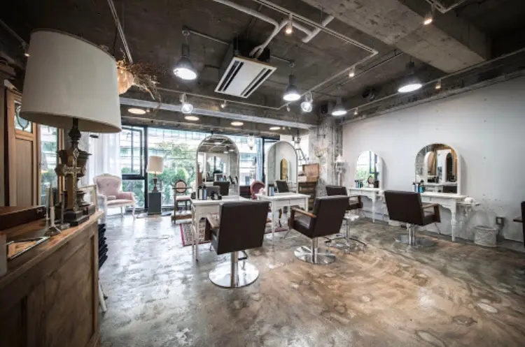 Pia hair Design Yakuinの内観・外観1