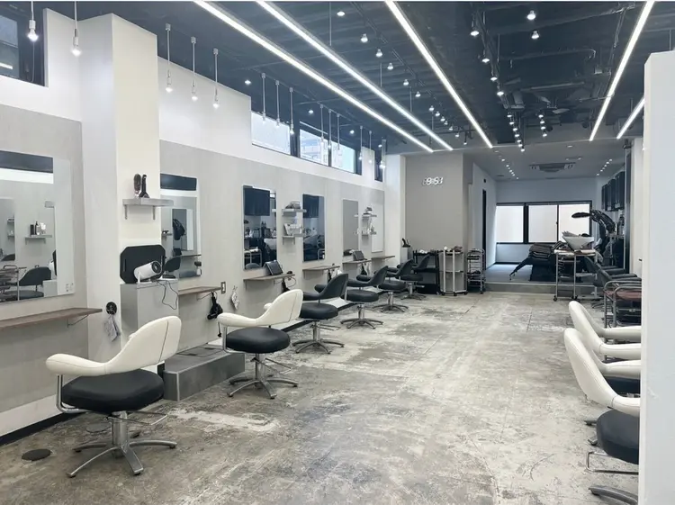 hair salon dot. tokyo colorの内観・外観2