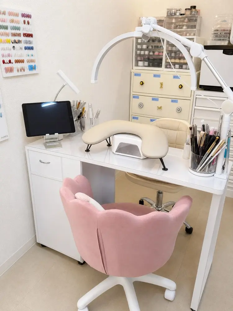 ATULA nailの内観・外観3