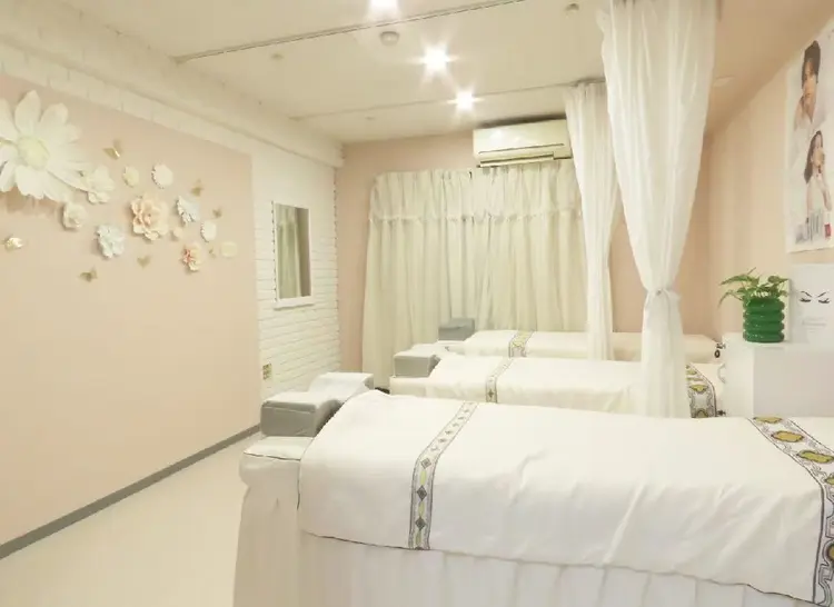 Eyelash サンキュウ 池袋店の内観・外観3
