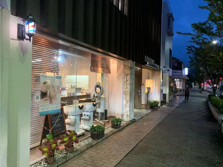 メンズサロンFRISEURの内観・外観2