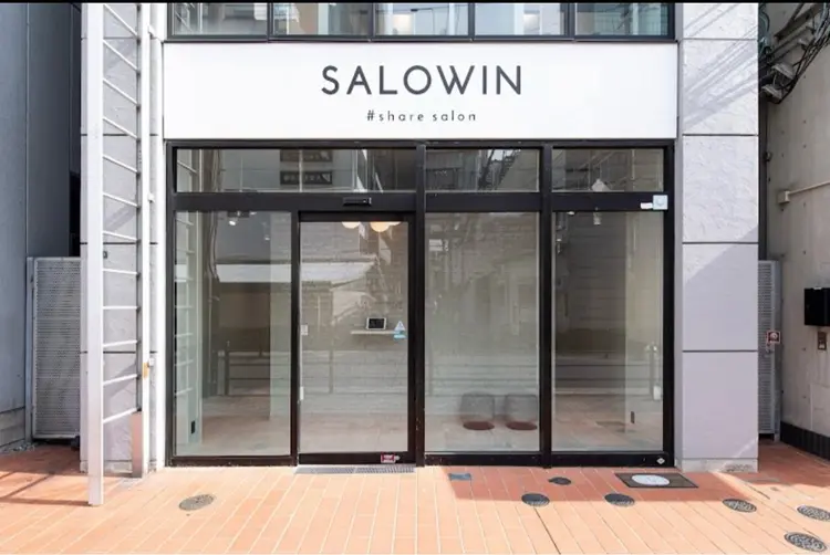 SALOWIN north茶屋町店の内観・外観1
