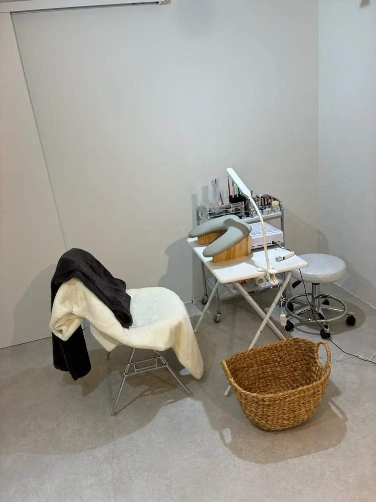 Loa. nailの内観・外観1