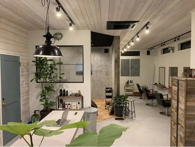 LEASHの内観・外観2
