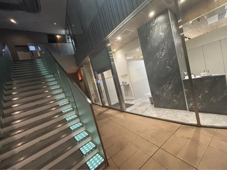 salowin iori原宿B1店の内観・外観1