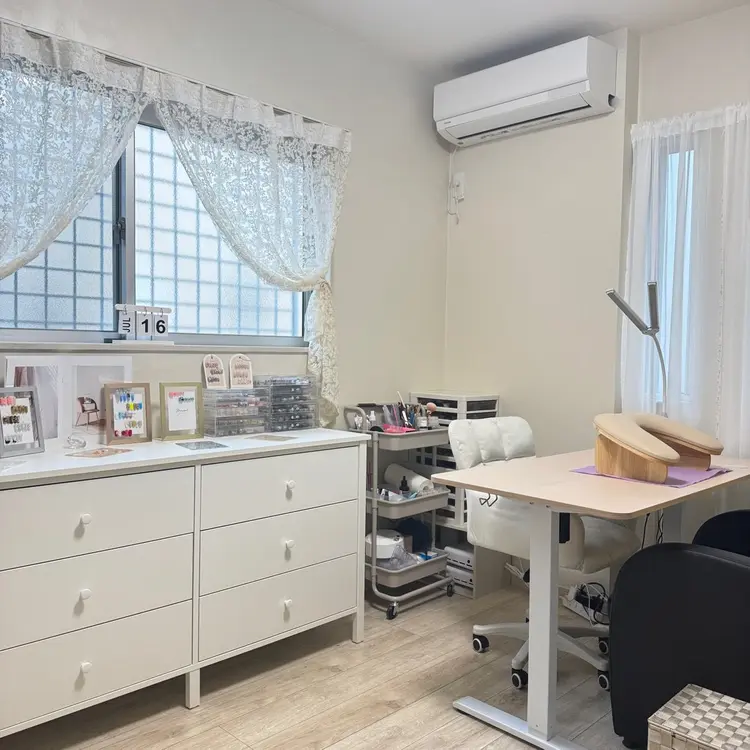 Girasol Nailの内観・外観2