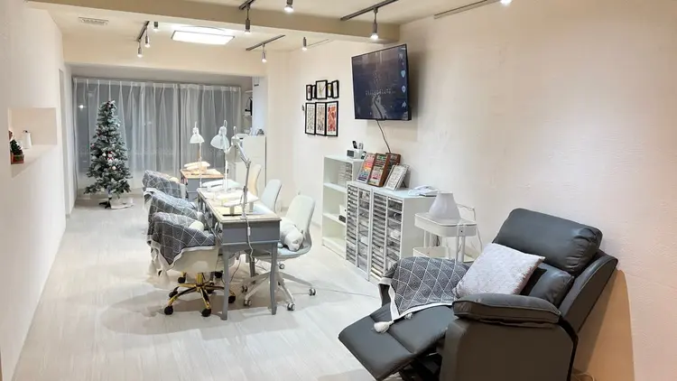 U.NI nail 横浜青葉台店の内観・外観1