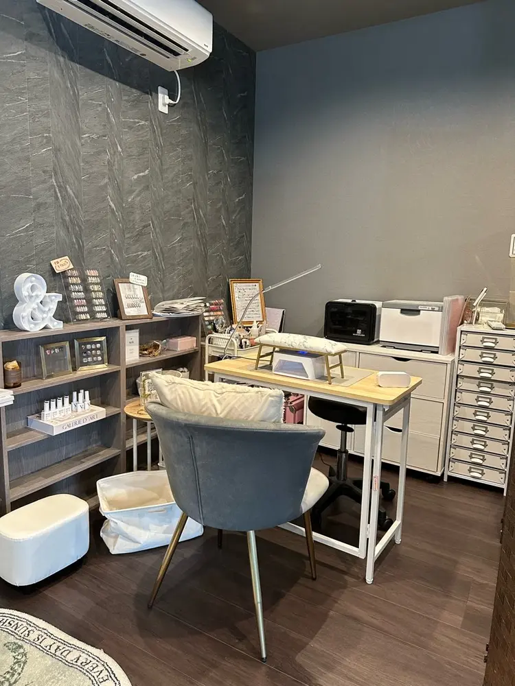 sigh nailの内観・外観1