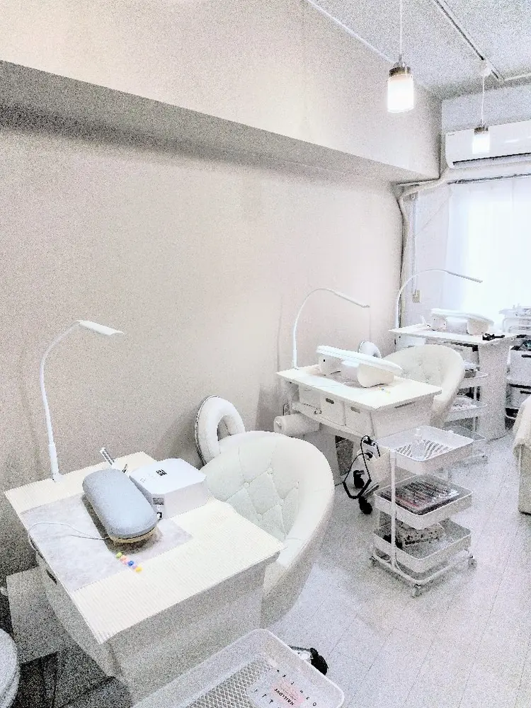 パラジェル&フィルイン取り扱いサロンSol Nailの内観・外観3