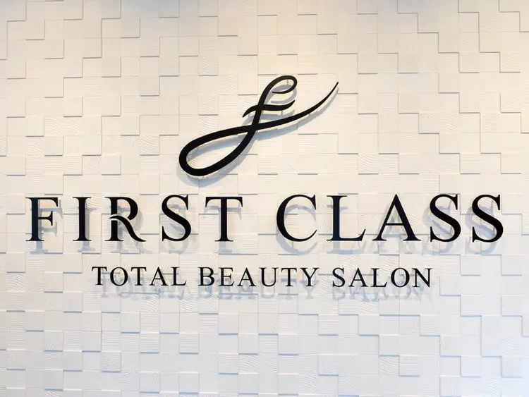 FIRST CLASSの内観・外観2