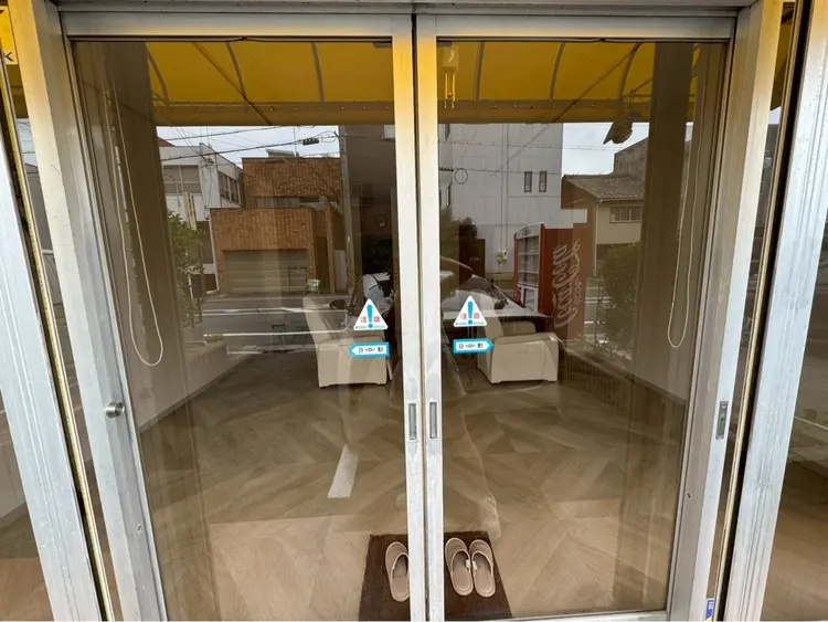 WHITE EYE 豊橋店の内観・外観2