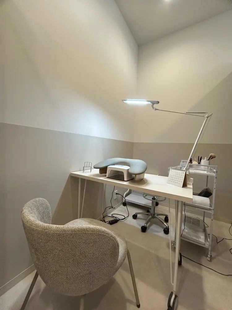 nail salon Ramonaの内観・外観2