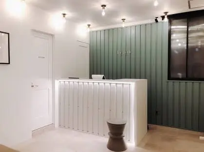 La fith hair chrome 大宮店の内観・外観2