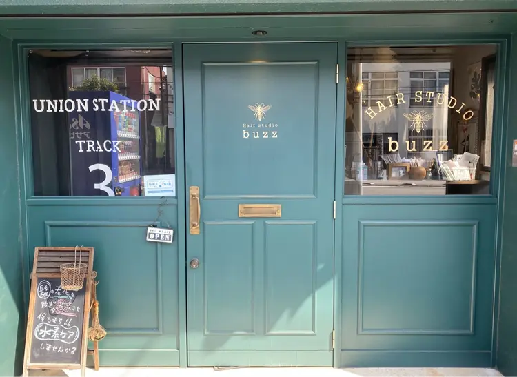 HAIR STUDIO buzzの内観・外観2