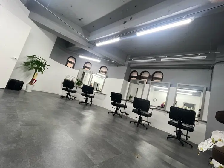 Selenehair 難波店の内観・外観1