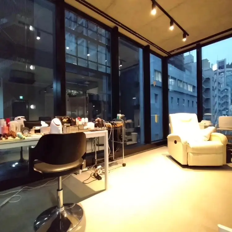 Make&Eyebrow Salon STYLEの内観・外観1