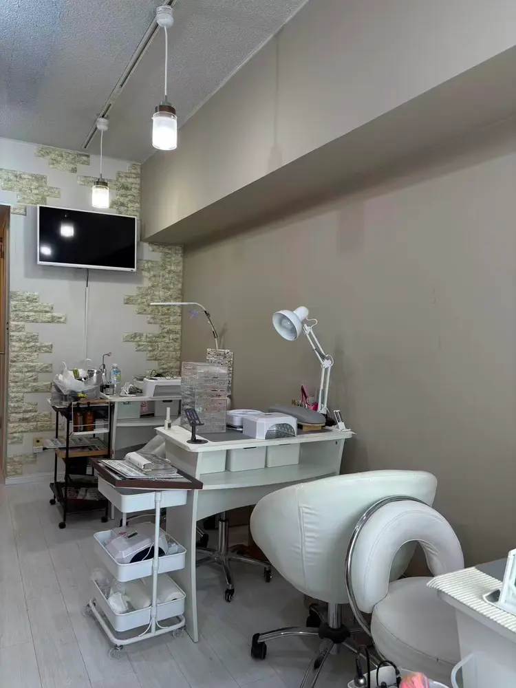 Y2 nail salonの内観・外観2