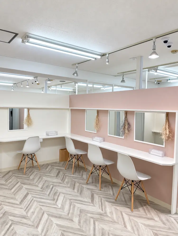 Lila江坂店の内観・外観1