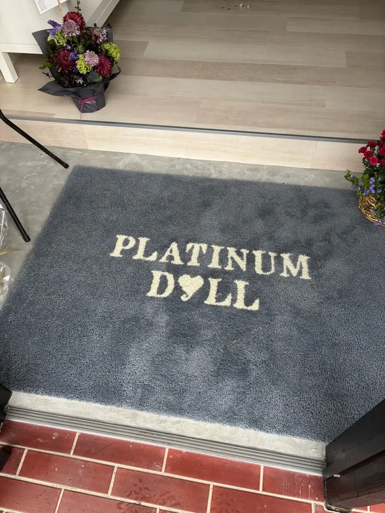 PLATINUM DOLL 山城店の内観・外観1