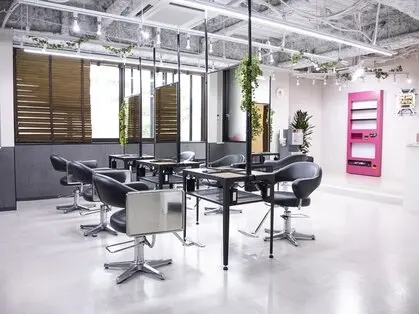 color resort Ai 御徒町店の内観・外観2