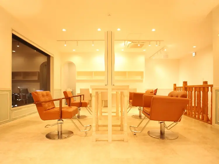 hair salon Rien 熊谷2号店の内観・外観1
