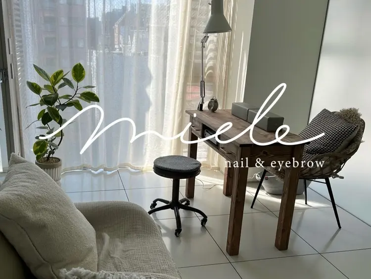miele【ミエレ】nail & eyebrowの内観・外観1