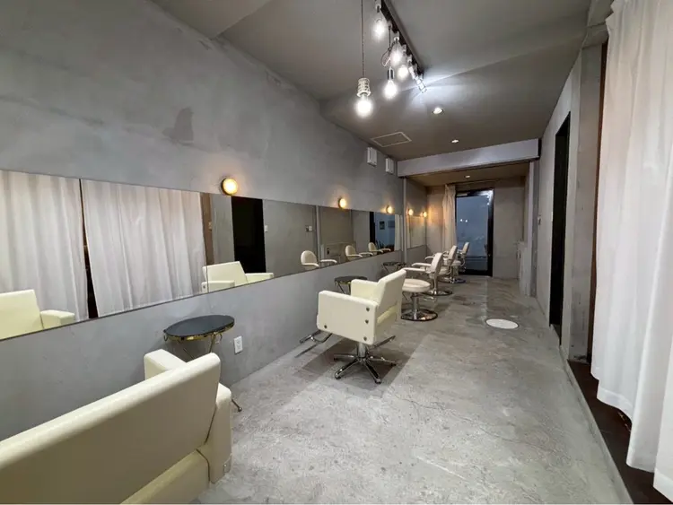 La fith hair sunny 淡路店の内観・外観2