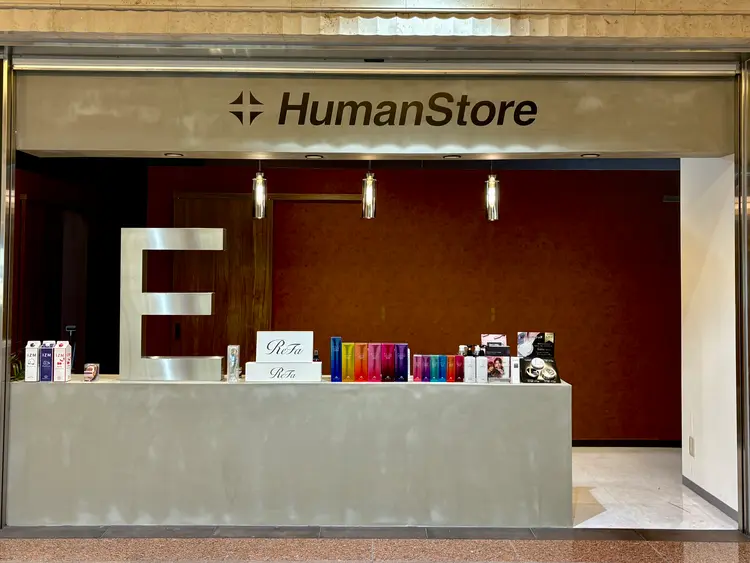 E なんばOCAT店の内観・外観1