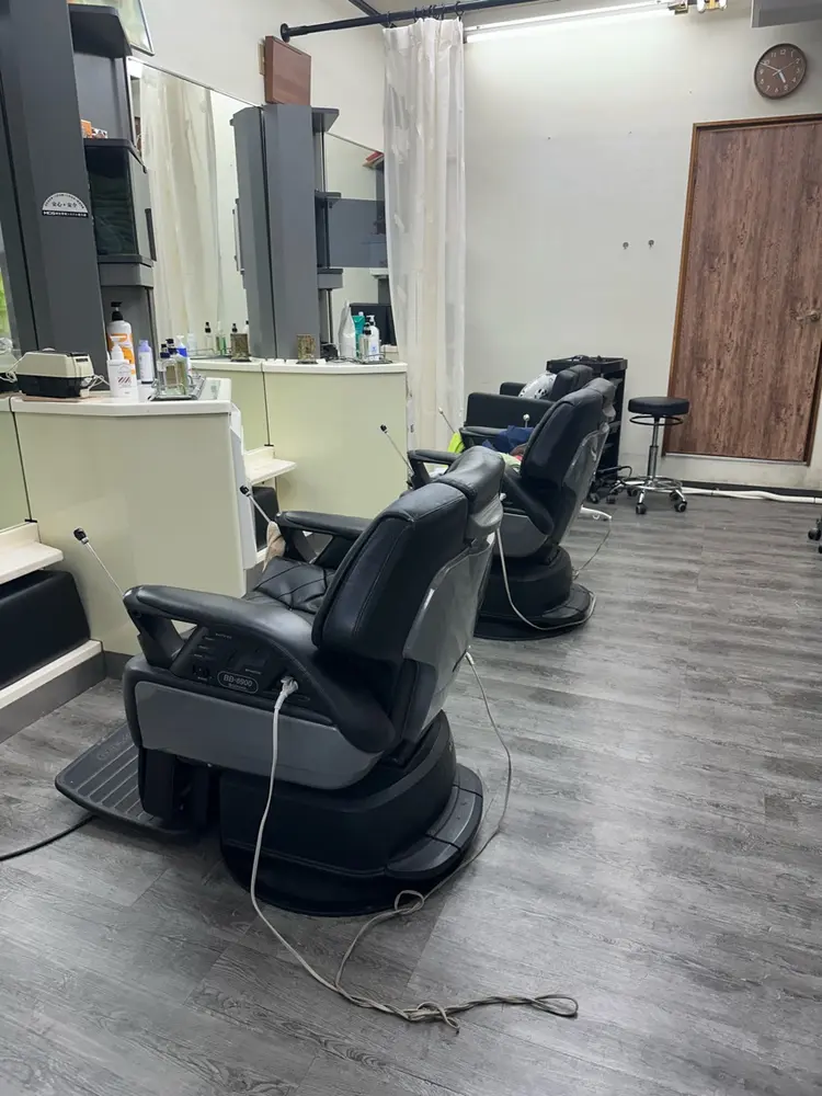 hair salon WESTの内観・外観1