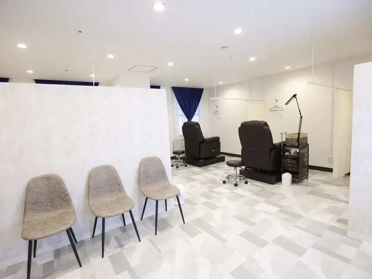Daisy Lash 神戸三宮店の内観・外観1