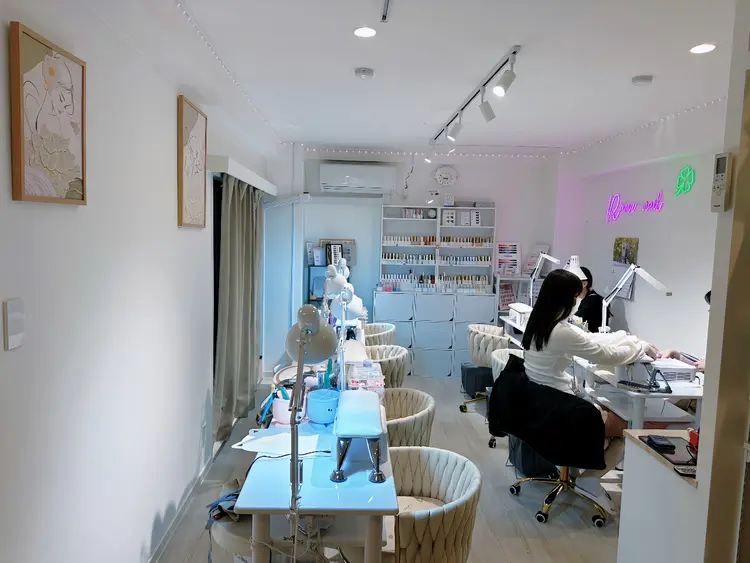 RAMU Nail 恵比寿店の内観・外観1