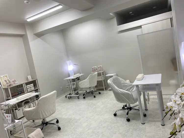 WITH NAILの内観・外観1