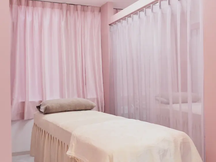 Petit PLATINUM DOLL 四条烏丸店の内観・外観2