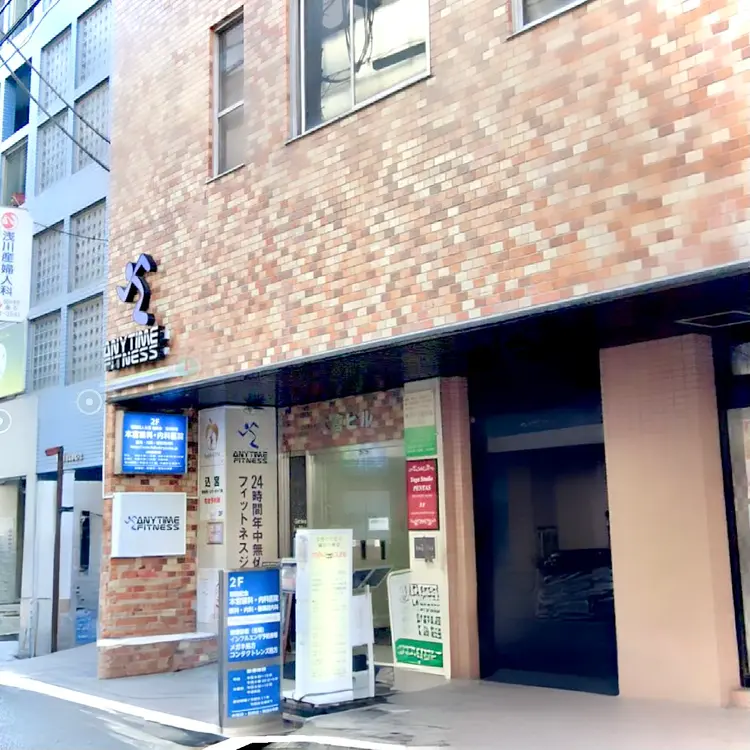 Vogusty's Nailの内観・外観2