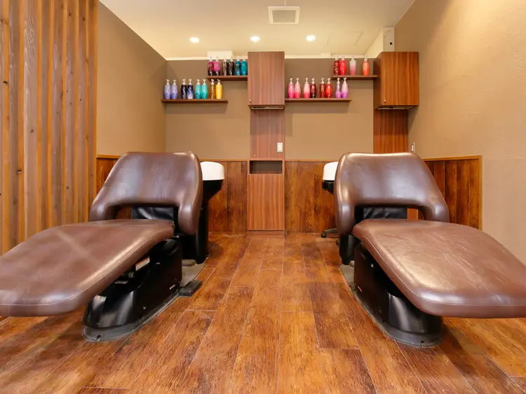 Justhair CINQ上大岡店の内観・外観2