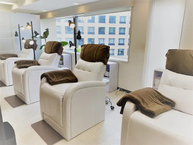 amii.+ eyesalon 横浜店の内観・外観1
