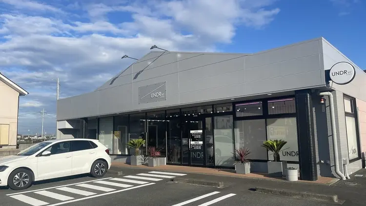 UNDRvrの内観・外観1