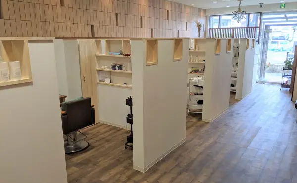 TOM HAIR DESIGN 古川橋店の内観・外観1